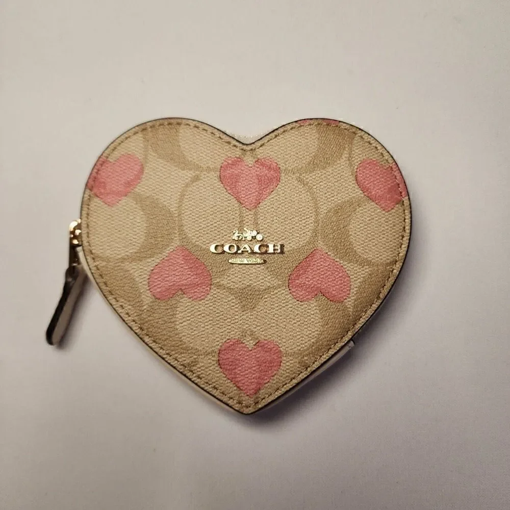 NWT Coach CP480 Heart Coin Case In Signature Canvas With Heart Print